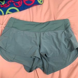 Lululemon Speed Up 2.5” shorts